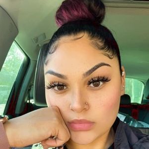 Meet your Posher, Manuela